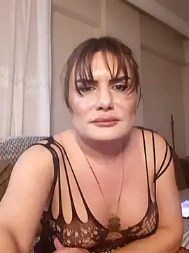 Snapshot of Trans_Mahsen chatting on 12.19.25 Trans Mahsen online show from 12.19.25