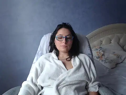 LuckyLisa23 online show from 11.23.25