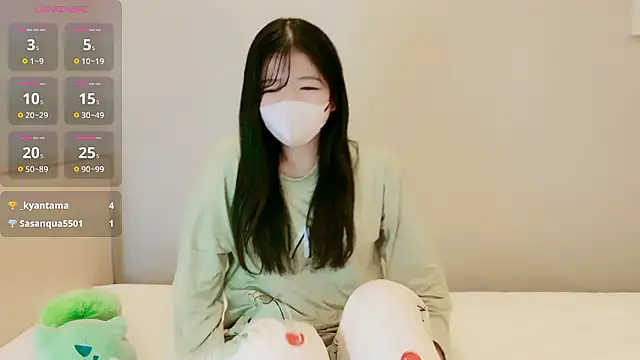 Snapshot of Rin_chan_77 chatting on 10.31.25 Rin chan 77 online show from 10.31.25