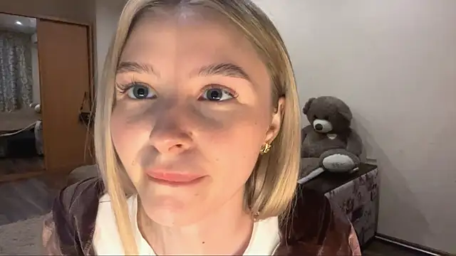 VictoriaMystery online show from 10.18.25