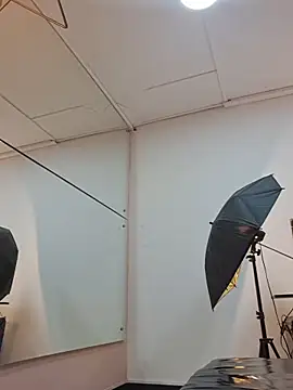 Mariana-Torres online show from 12.17.25