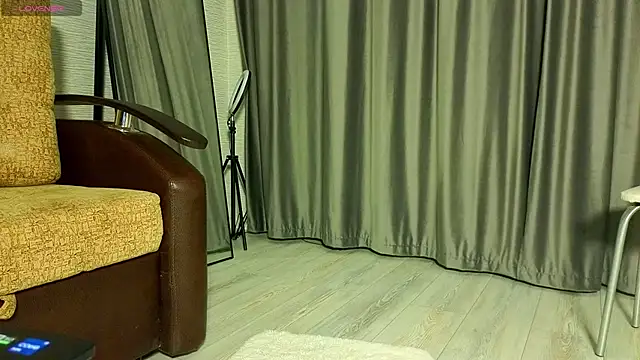 MissPompadure online show from 12.19.25