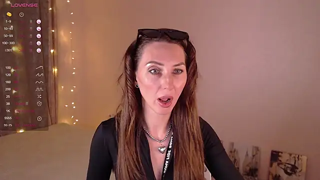 Lilith Sora online show from 11.30.25