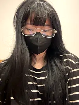 Snapshot of Suzie_X chatting on 12.18.25 Suzie X online show from 12.18.25