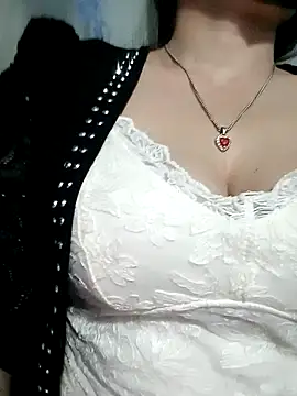 LalayCii online show from 10.22.25