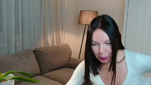 LittleNicolee online show from 12.05.25