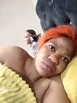 Snapshot of CaramelBoootie chatting on 11.07.25 CaramelBoootie online show from 11.07.25