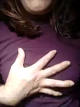 YiyinLy online show from 11.19.25