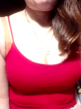 YiyinLy online show from 03.19.26