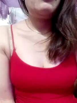 YiyinLy online show from 03.21.26