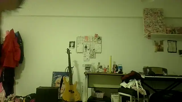 miapink33 online show from 12.15.25