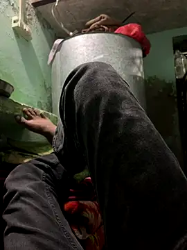 Snapshot of Pra_hal7 chatting on 11.04.25 Pra hal7 online show from 11.04.25