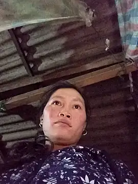 Snapshot of siusiu-00 chatting on 10.13.25 siusiu-00 online show from 10.13.25