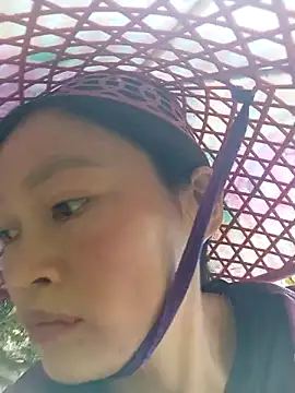 Snapshot of siusiu-00 chatting on 10.15.25 siusiu-00 online show from 10.15.25