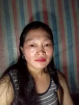 Snapshot of siusiu-00 chatting on 10.18.25 siusiu-00 online show from 10.18.25