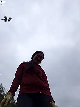 Snapshot of siusiu-00 chatting on 10.20.25 siusiu-00 online show from 10.20.25