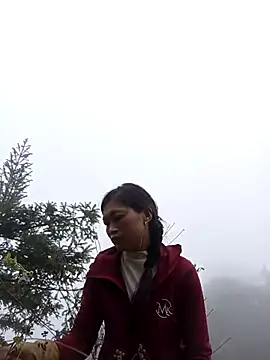 Snapshot of siusiu-00 chatting on 10.25.25 siusiu-00 online show from 10.25.25