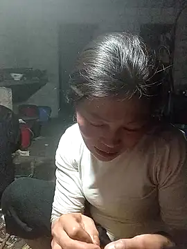 Snapshot of siusiu-00 chatting on 10.25.25 siusiu-00 online show from 10.25.25