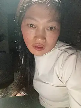 Snapshot of siusiu-00 chatting on 10.29.25 siusiu-00 online show from 10.29.25