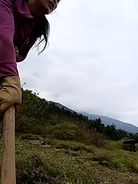 Snapshot of siusiu-00 chatting on 11.16.25 siusiu-00 online show from 11.16.25