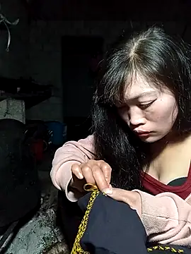 Snapshot of siusiu-00 chatting on 12.14.25 siusiu-00 online show from 12.14.25