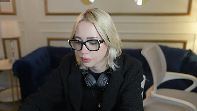 Jessica start online show from 11.21.25