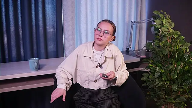 KrisWaller online show from 10.14.25