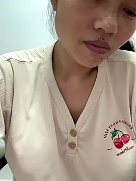 Nini-cn online show from 10.17.25