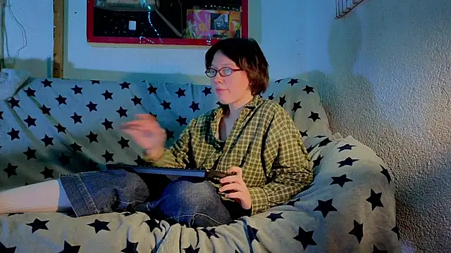 ReincarnatedAngel online show from 10.18.25