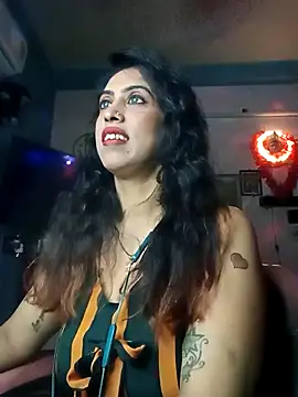 Darling Annie online show from 11.26.25