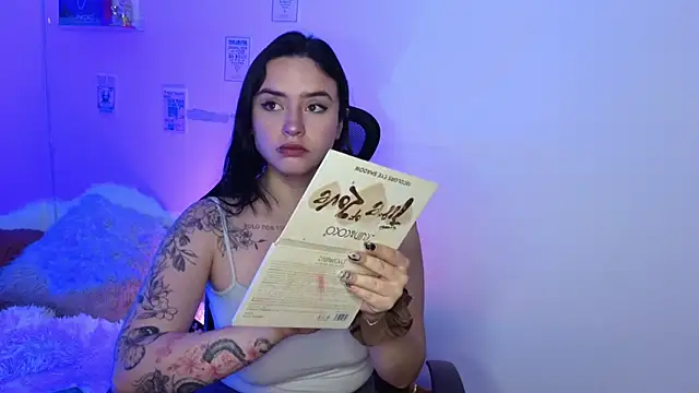 Emily Lindey online show from 04.12.26