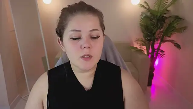 Scarlet Sinera online show from 11.29.25