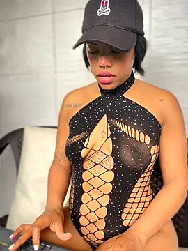 NovaFoxx online show from 11.24.25