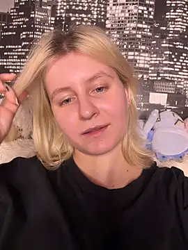 Snapshot of BonnyeBoom chatting on 02.20.26 BonnyeBoom online show from 02.20.26