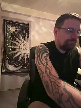 Snapshot of Otis_Firefly chatting on 10.16.25 Otis Firefly online show from 10.16.25