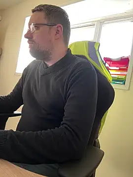 Snapshot of Otis_Firefly chatting on 10.21.25 Otis Firefly online show from 10.21.25