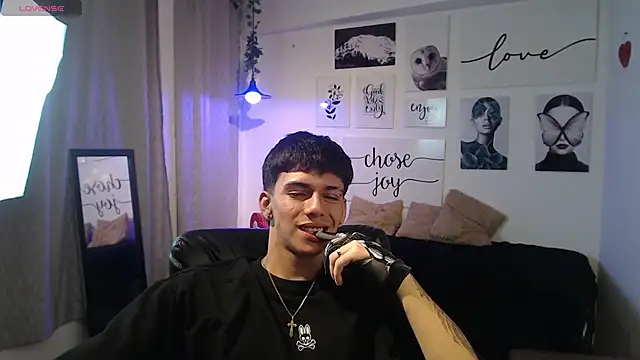 AmethystShadow17 online show from 03.14.26