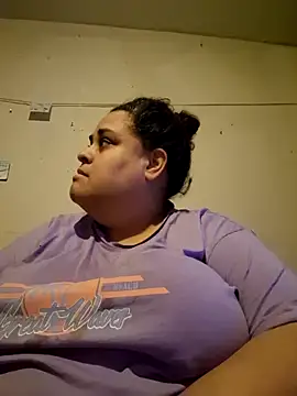 BigBusty VoluptuousMilfX online show from 12.15.25