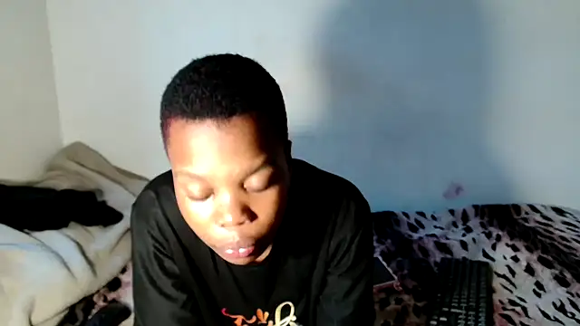 SexyLatoya05 online show from 12.15.25