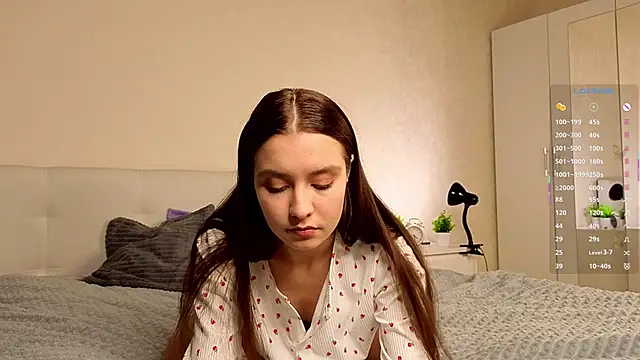 La L U N E online show from 10.29.25