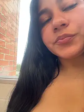 kassandra luxury online show from 11.15.25