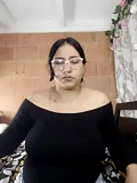 kassandra luxury online show from 12.19.25