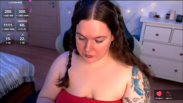 SummerTina online show from 02.03.25