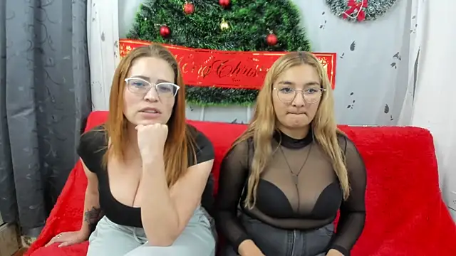 Snapshot of lesb_milf chatting on 01.04.25 lesb milf online show from 01.04.25