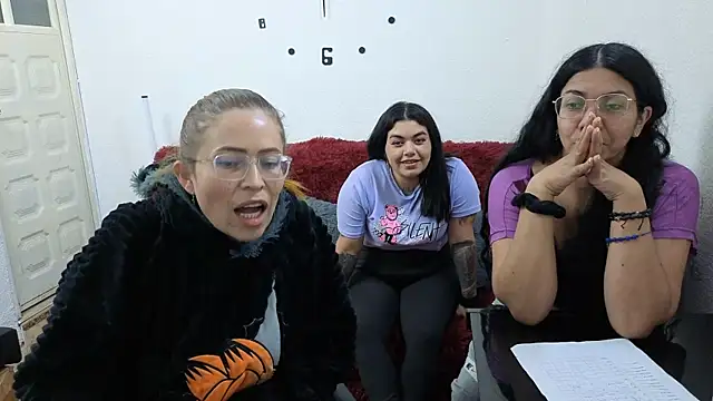 lesb milf online show from 06.11.26