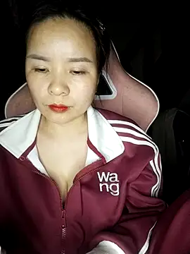 Snapshot of Listen-ly chatting on 11.12.25 Listen-ly online show from 11.12.25