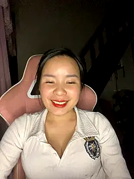 Snapshot of Listen-ly chatting on 11.16.25 Listen-ly online show from 11.16.25