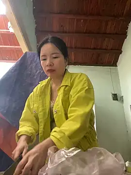 Listen-ly online show from 12.17.25