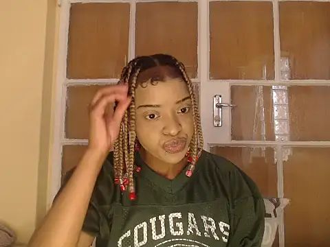 fifiqueen25 online show from 11.19.25