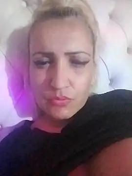 Snapshot of Nicolle_Amor chatting on 02.25.26 Nicolle Amor online show from 02.25.26